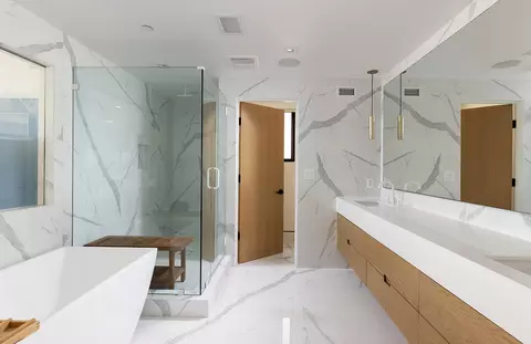 Bath - 703 Mandalay Beach Rd, Oxnard, CA 93035 photo 2 of 2
