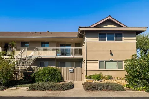 345 Moreton Bay Ln #6, Goleta, CA 93117