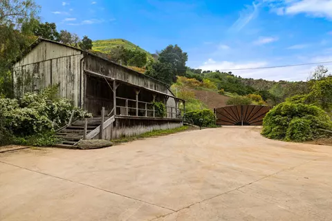5208 Casitas Pass Rd, Ventura, CA 93001