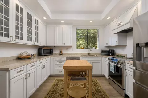 Kitchen - 84 Seaview Dr, Montecito, CA 93108 photo 1 of 1