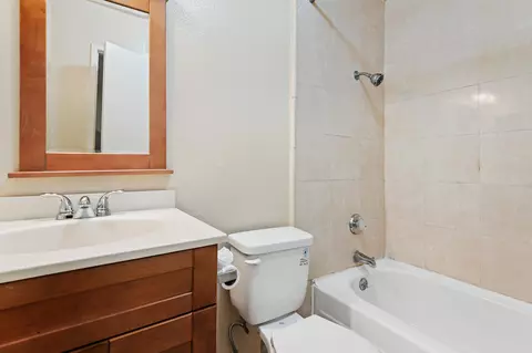 Bath - 5966 Hickory St #3, Carpinteria, CA 93013 photo 1 of 1