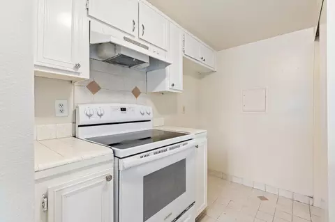 Kitchen - 5966 Hickory St #3, Carpinteria, CA 93013 photo 1 of 1