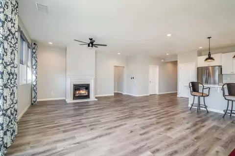 Living - 122 Junegrass Ct, Lompoc, CA 93436 photo 4 of 5