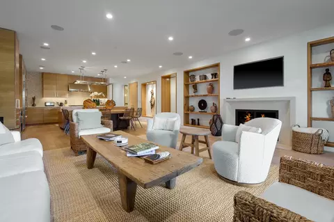 1319 Plaza Pacifica, Santa Barbara, CA 93108