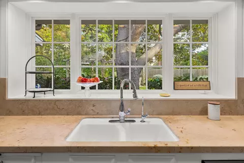 Kitchen - 1430 Greenworth Pl, Montecito, CA 93108 photo 1 of 3