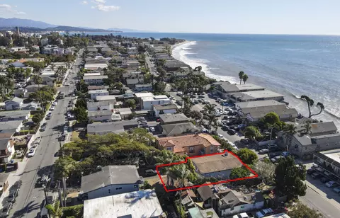 6640 Del Playa Dr, Isla Vista, CA 93117