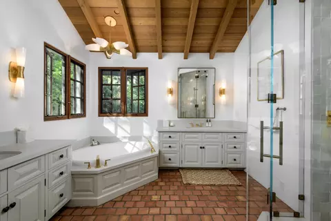Bath - 849 Ashley Rd, Montecito, CA 93108 photo 1 of 2