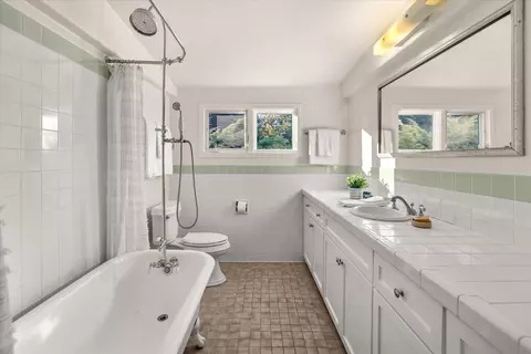 Bath - 1465 S Jameson Ln, Montecito, CA 93108 photo 1 of 3
