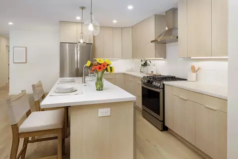 Kitchen - 1377 Linhere Dr, Carpinteria, CA 93013 photo 2 of 3