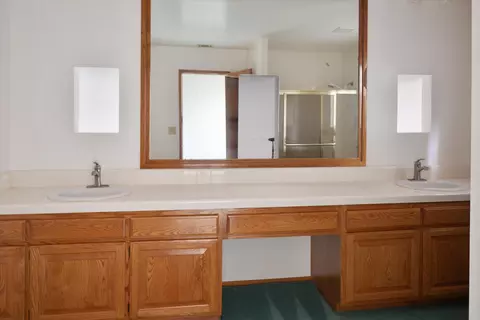 Bath - 970 Onstott Rd, Lompoc, CA 93436 photo 3 of 4