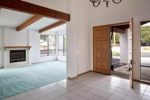 Living - 970 Onstott Rd, Lompoc, CA 93436 photo 2 of 11