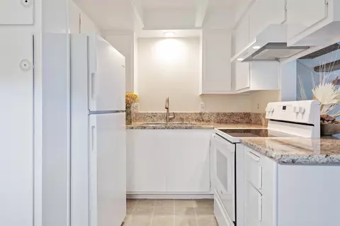 Kitchen - 220 Elm Ave #10, Carpinteria, CA 93013 photo 1 of 1