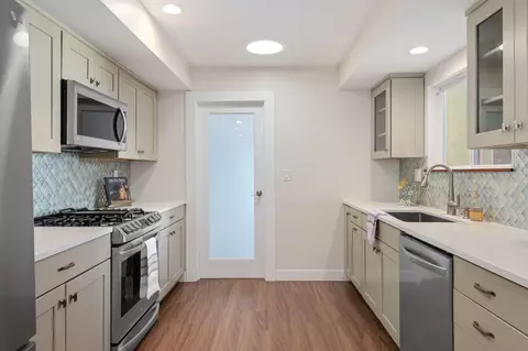 Kitchen - 212 Hillview Dr, Goleta, CA 93117 photo 2 of 3