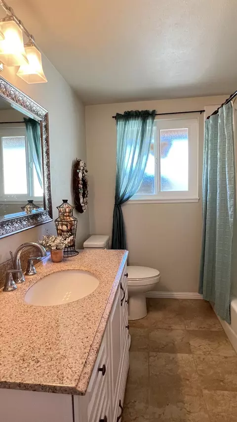 Bath - 268 Vega Ave, Lompoc, CA 93436 photo 4 of 4
