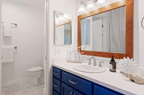 Bath - 5290 Overpass Rd #8, Goleta, CA 93111 photo 1 of 2