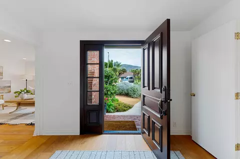Entry Way - 4155 Venice Ln, Carpinteria, CA 93013 photo 1 of 3