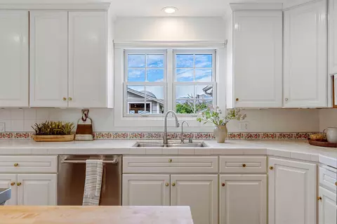 Kitchen - 4155 Venice Ln, Carpinteria, CA 93013 photo 3 of 3