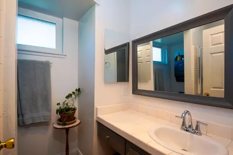 Bath - 348 Coronado Dr, Goleta, CA 93117 photo 1 of 4