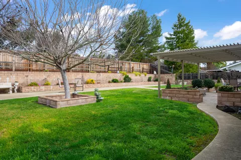 Exterior - 2133 Creekside Dr, Solvang, CA 93463 photo 5 of 11