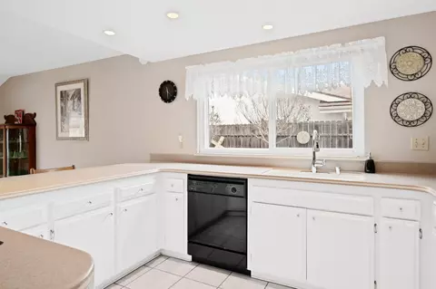 Kitchen - 2133 Creekside Dr, Solvang, CA 93463 photo 2 of 3
