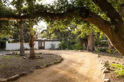 Exterior - 1107 Clover Ln, Montecito, CA 93108 photo 7 of 10
