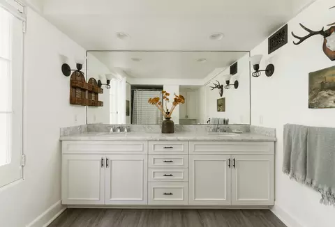 Bath - 1107 Clover Ln, Montecito, CA 93108 photo 3 of 4