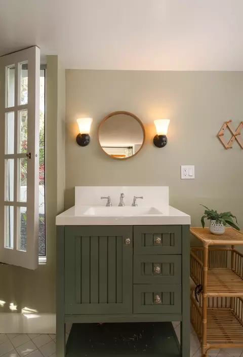 Bath - 1107 Clover Ln, Montecito, CA 93108 photo 4 of 4