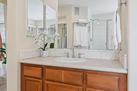 Bath - 6871 Shadowbrook Dr, Goleta, CA 93117 photo 3 of 5