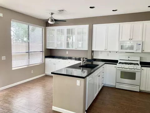 4836 Matteo St, Oak Park, CA 91377 photo 6