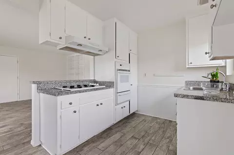 Kitchen - 4817 Sawyer Ave, Carpinteria, CA 93013 photo 2 of 2