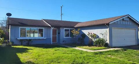 916 W Nectarine Ave, Lompoc, CA 93436