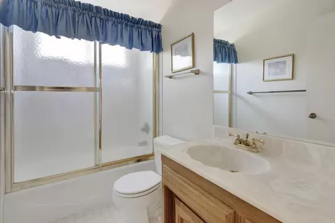 Bath - 2445 Stern Deck Rd, Bradley, CA 93426 photo 1 of 2