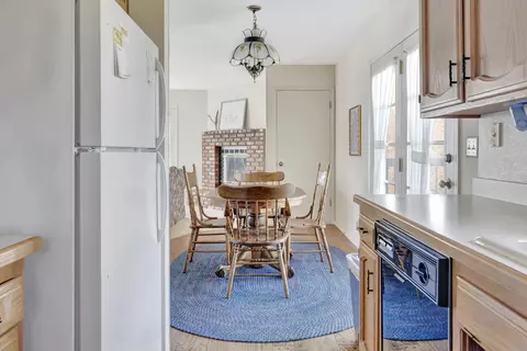 Dining - 2445 Stern Deck Rd, Bradley, CA 93426 photo 2 of 2