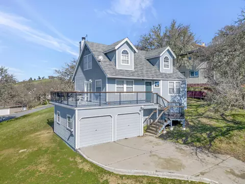 2445 Stern Deck Rd, Bradley, CA 93426