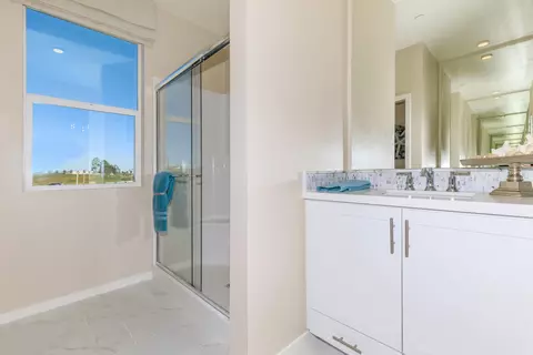 Bath - 725 Winchester Dr, Oxnard, CA 93036 photo 3 of 5