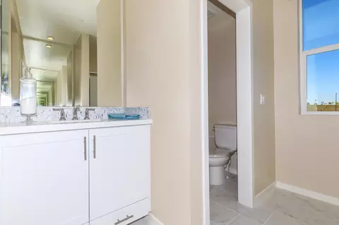Bath - 725 Winchester Dr, Oxnard, CA 93036 photo 2 of 5