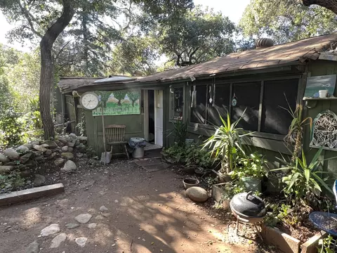 39 Sunshine Ln, Santa Barbara, CA 93105