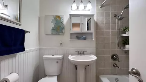 Bath - 509 S R St, Lompoc, CA 93436 photo 3 of 4