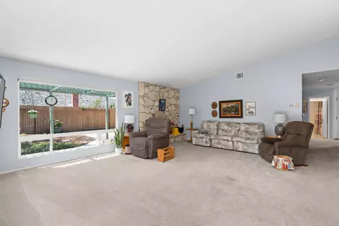 Living - 4412 Aquarius Rd, Lompoc, CA 93436 photo 2 of 5