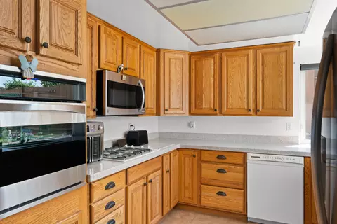 Kitchen - 4412 Aquarius Rd, Lompoc, CA 93436 photo 4 of 6