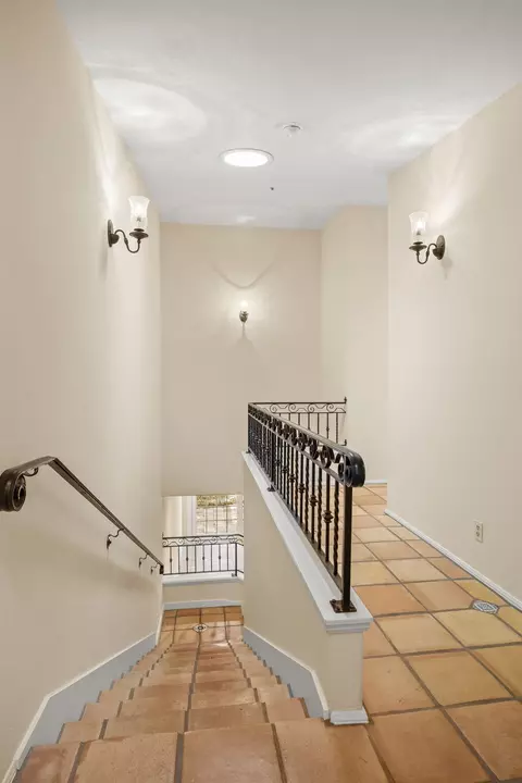 Entry Way - 4228 Carpinteria Ave #2, Carpinteria, CA 93013 photo 4 of 4