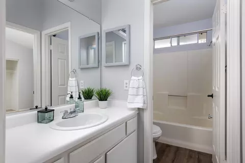 Bath - 1341 Lloyd Pl, Lompoc, CA 93436 photo 2 of 3
