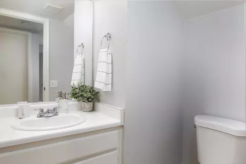 Bath - 1341 Lloyd Pl, Lompoc, CA 93436 photo 1 of 3