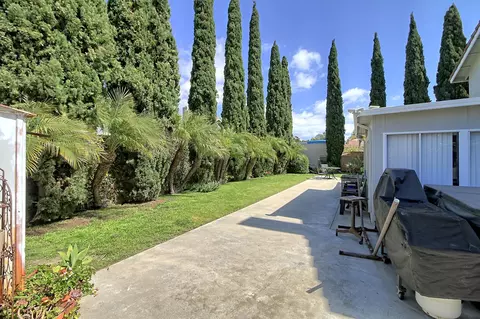 Exterior - 2505 Lilac Walk, Oxnard, CA 93030 photo 6 of 8