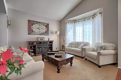Living - 2505 Lilac Walk, Oxnard, CA 93030 photo 2 of 5