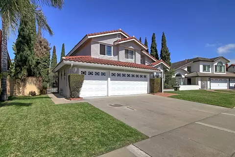 Exterior - 2505 Lilac Walk, Oxnard, CA 93030 photo 2 of 8