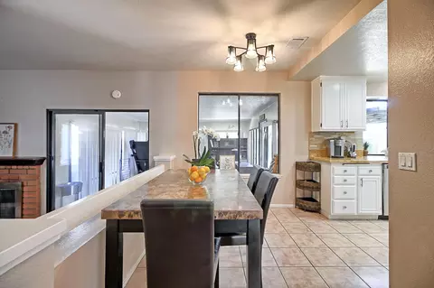 Dining - 2505 Lilac Walk, Oxnard, CA 93030 photo 4 of 4