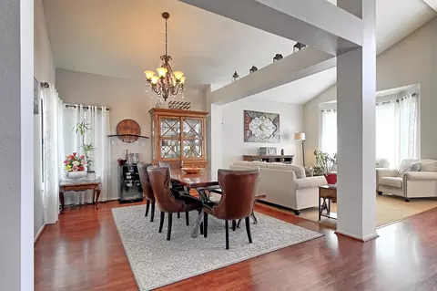 Dining - 2505 Lilac Walk, Oxnard, CA 93030 photo 2 of 4
