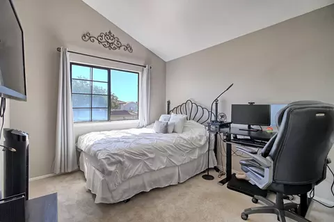 Bedroom - 2505 Lilac Walk, Oxnard, CA 93030 photo 5 of 5