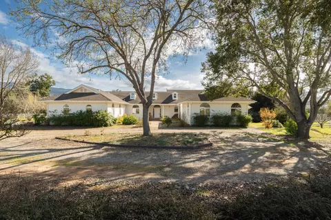 3901 Robin Meadow Ln, Santa Ynez, CA 93460